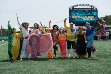 El público del festival: familias, amigos y camisetas de la selección