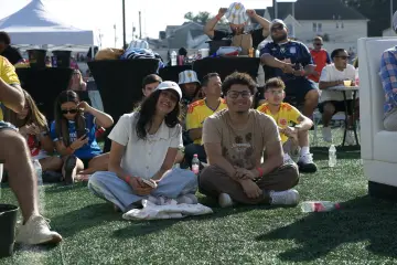 El público del festival: familias, amigos y camisetas de la selección